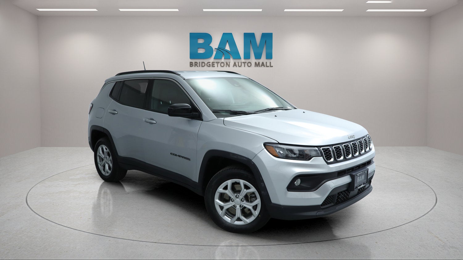 2024 Jeep Compass Latitude 4x4 in Silver — front three-quarter view